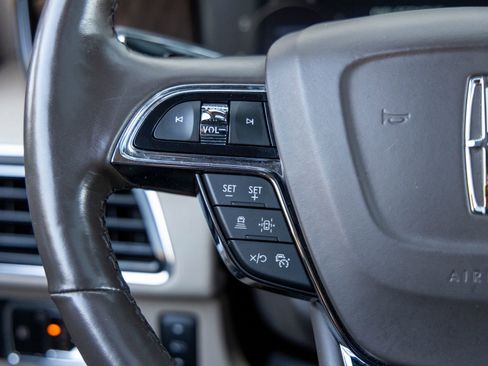 Used 2023 Lincoln Navigator Reserve AWD/4WD image 29