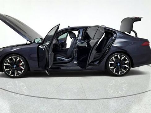 Used 2024 BMW i5 eDrive40i w/ M Sport Package RWD image 15