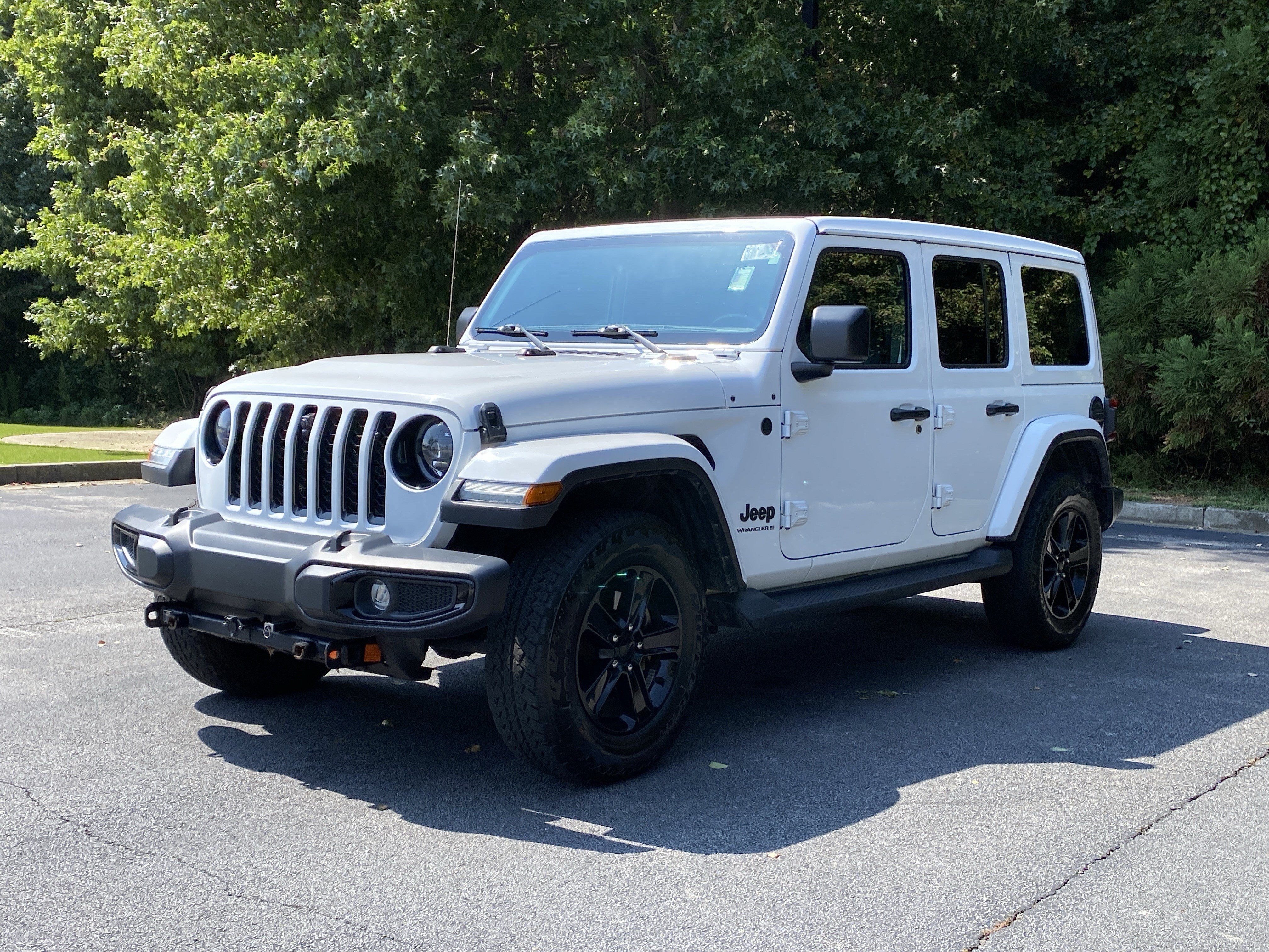 Used 2023 Jeep Wrangler Unlimited Sahara AWD/4WD image 5