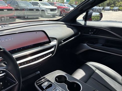 Used 2025 Cadillac Lyriq Luxury w/ LPO, Floor Liner Package AWD/4WD image 26