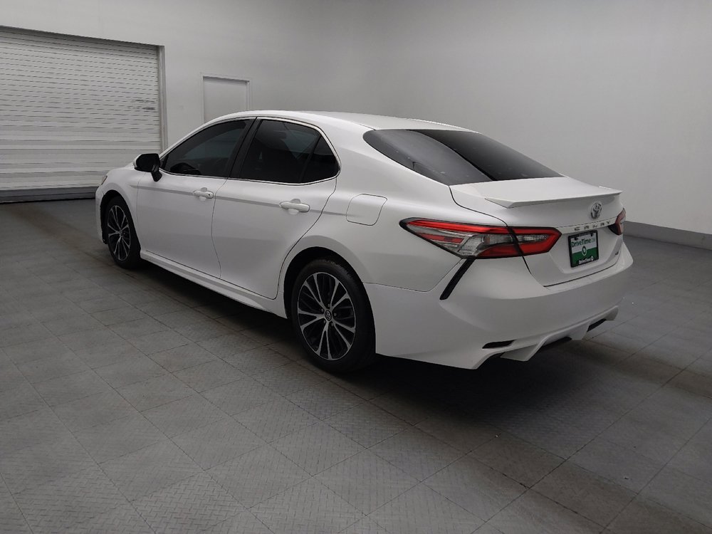 Used 2018 Toyota Camry SE FWD image 3