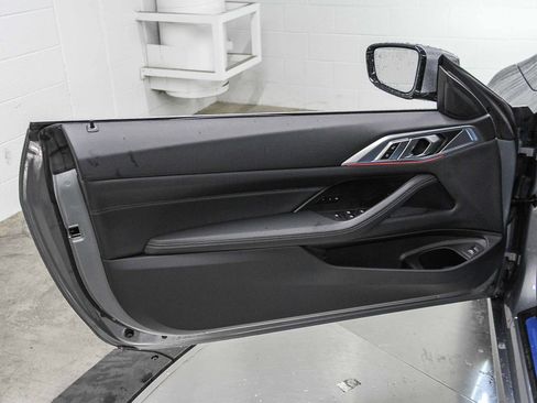 Used 2025 BMW 430i Convertible w/ Premium Package image 27