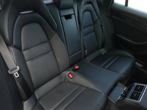 Used 2023 Porsche Panamera 4 w/ Premium Package image 12