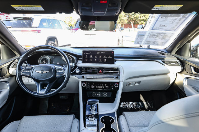 Used 2024 Genesis G70 2.5T RWD image 14