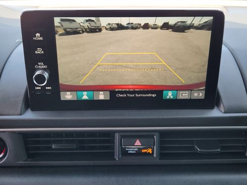 Used 2025 Honda Pilot EX-L image 17