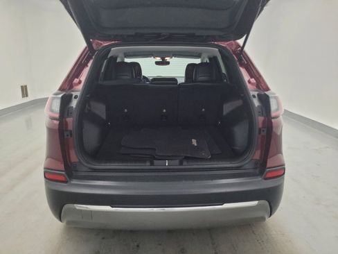 Used 2019 Jeep Cherokee Limited FWD image 29