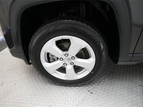 Used 2020 Jeep Compass Latitude w/ Cold Weather Group image 26