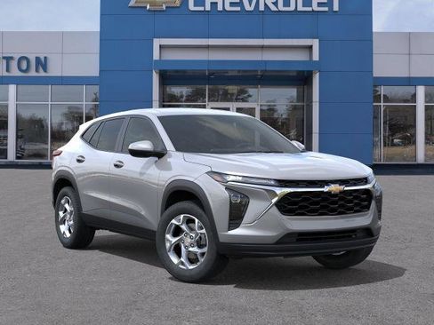 New 2026 Chevrolet Trax LS w/ LS Convenience Package FWD image 28