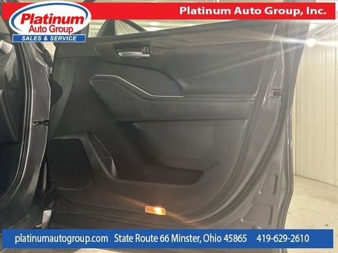 Used 2021 Toyota Highlander Platinum image 23