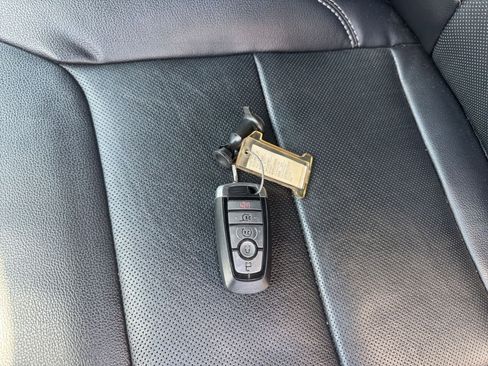 Used 2023 Ford Explorer Limited image 22