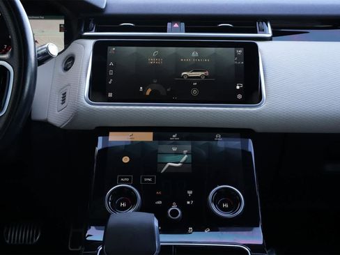 Used 2021 Land Rover Range Rover Velar R-Dynamic S image 13