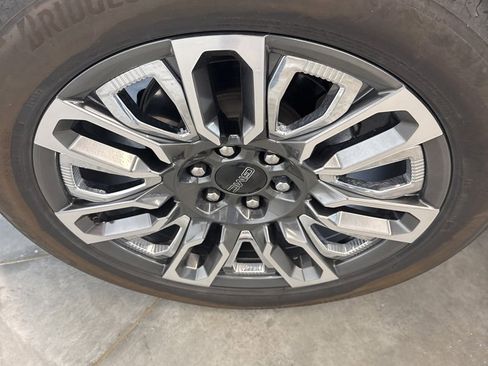 Used 2024 GMC Sierra 1500 Denali Ultimate image 16