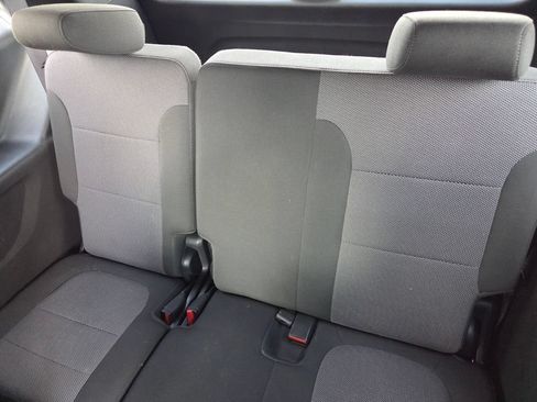 Used 2023 Chevrolet Traverse LT FWD image 8