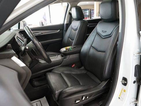 Used 2017 Cadillac XT5 Luxury w/ Driver Awareness Package image 2