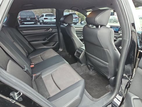 Used 2022 Honda Accord Sport image 11