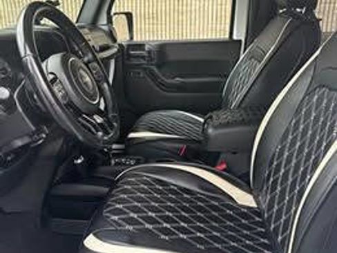 Used 2017 Jeep Wrangler Sahara image 3