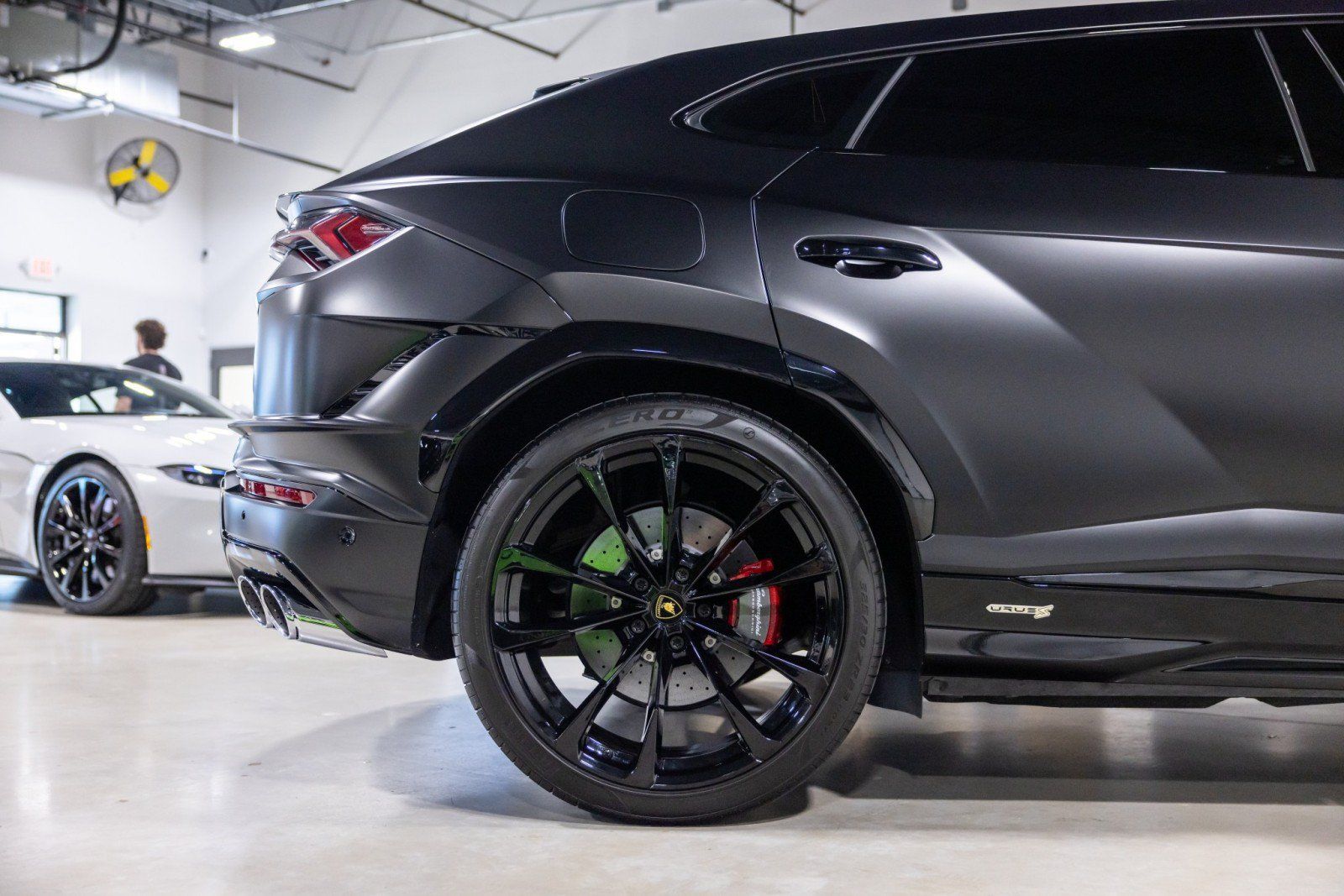 Used 2024 Lamborghini Urus S AWD/4WD image 25