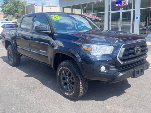 Used 2020 Toyota Tacoma SR5 AWD/4WD image 1