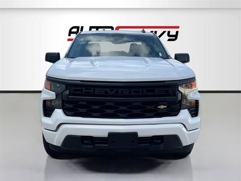 Used 2022 Chevrolet Silverado 1500 Custom image 2