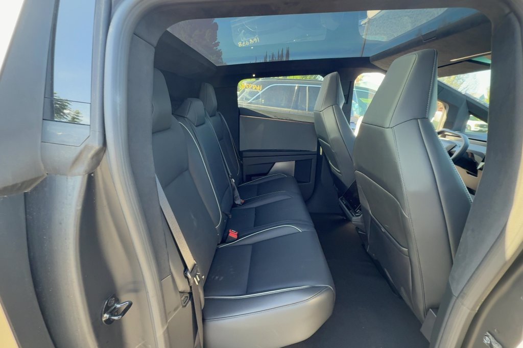 Used 2024 Tesla Cybertruck AWD Crew Cab image 13