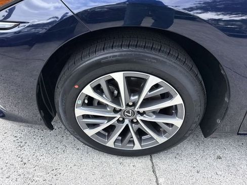 Certified 2023 Lexus ES 350 w/ Accessory Package (Z2) FWD image 10