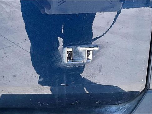 Used 2023 Chevrolet Traverse LT image 21