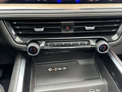 Used 2025 Chevrolet Suburban High Country w/ Sun And Tow Package image 43