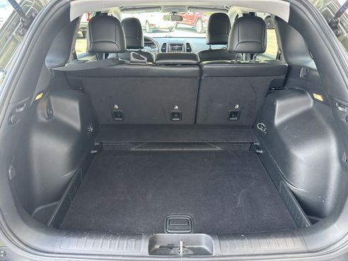 Used 2019 Jeep Cherokee Latitude Plus AWD/4WD image 7