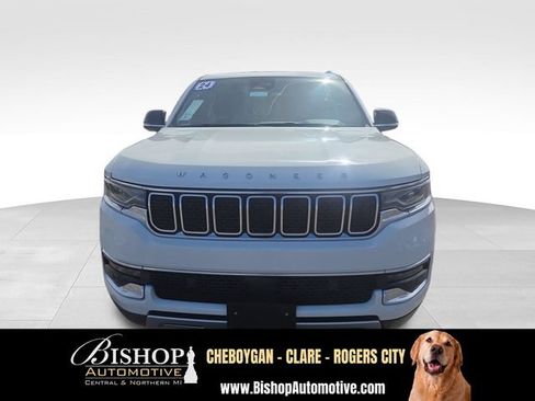 Used 2024 Jeep Wagoneer L Series II w/ Flexible Seating Group AWD/4WD image 9