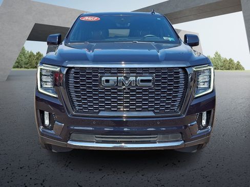 Used 2023 GMC Yukon XL Denali Ultimate AWD/4WD image 2