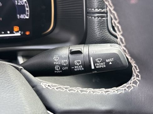 Used 2025 Jeep Wagoneer 4WD image 27
