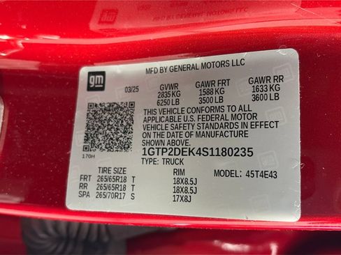 Used 2025 GMC Canyon AT4 w/ Off-Road Front Bumper Package AWD/4WD image 9