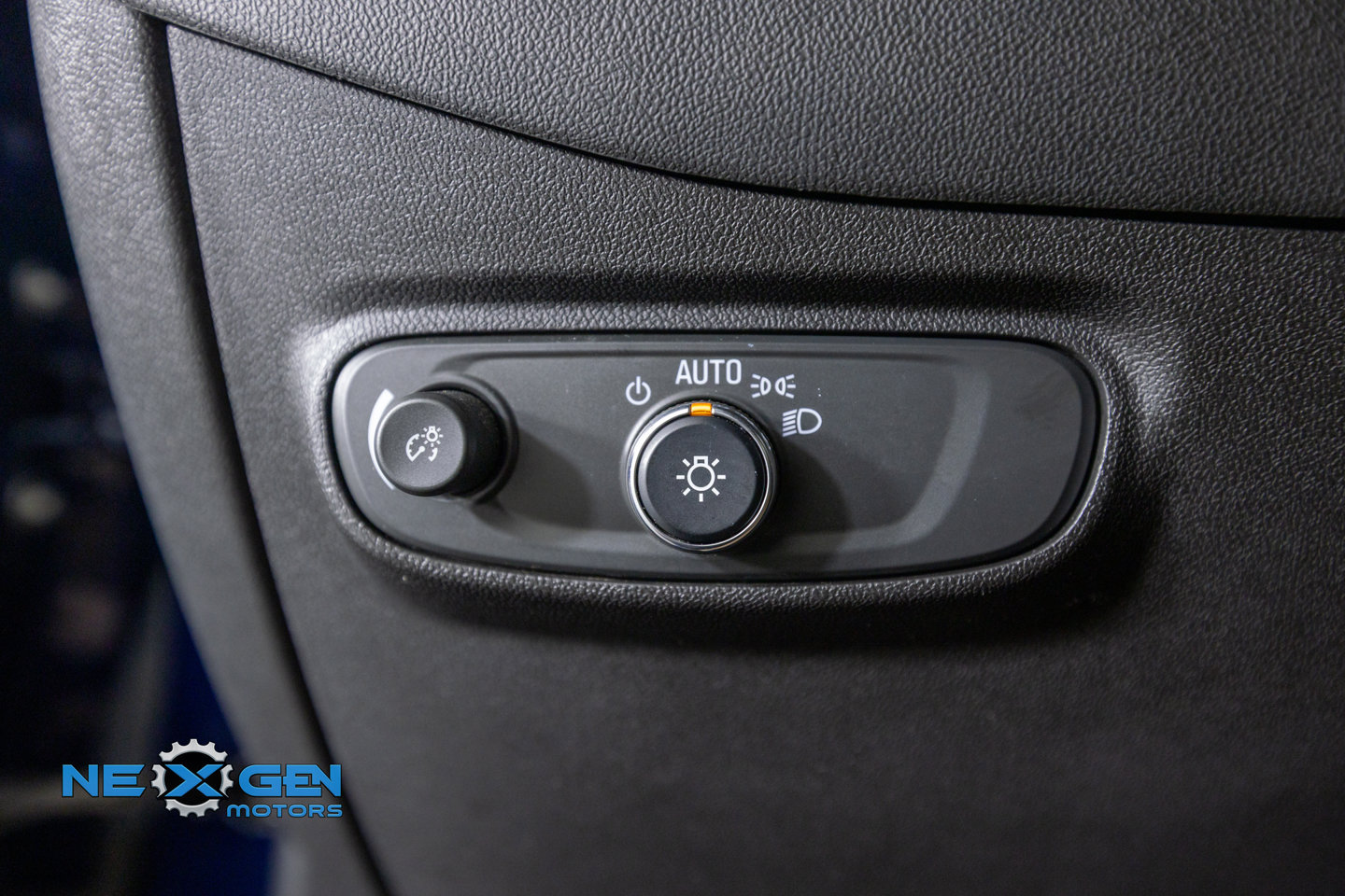 Used 2022 Chevrolet Equinox RS w/ LPO, Floor Liner Package FWD image 14