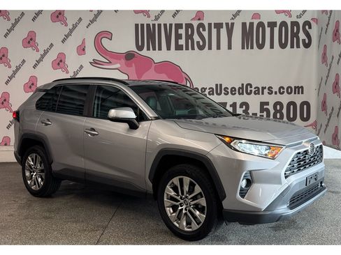 Used 2019 Toyota RAV4 XLE Premium w/ Cold Weather Package AWD/4WD image 3