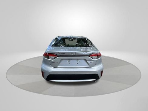 Used 2022 Toyota Corolla LE FWD image 6