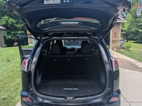 Used 2017 Toyota RAV4 SE AWD/4WD image 10