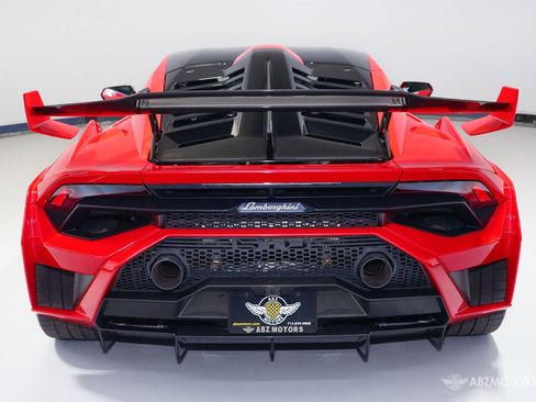 Used 2023 Lamborghini Huracan STO image 8