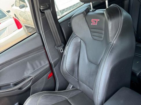 Used 2018 Ford Focus ST w/ Equipment Group 402A FWD image 6