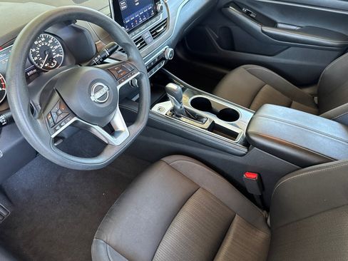 Used 2023 Nissan Altima 2.5 SV FWD image 4