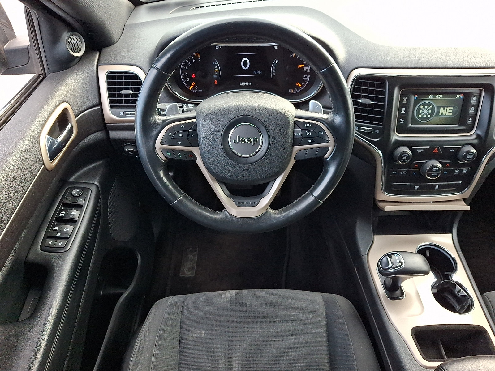 Used 2015 Jeep Grand Cherokee Laredo w/ Quick Order Package 23E AWD/4WD image 11