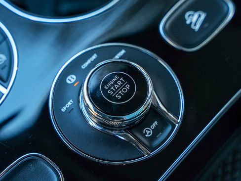 Used 2023 Bentley Bentayga Extended Wheelbase image 36