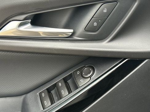 New 2026 Chevrolet Equinox LT w/ Convenience Package II FWD image 16