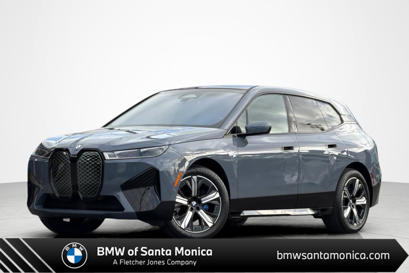 Used 2023 BMW iX xDrive50 w/ Sport Package AWD/4WD image 1