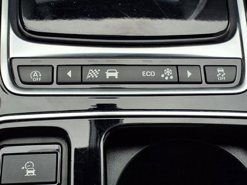 Used 2019 Jaguar F-PACE R-Sport image 20