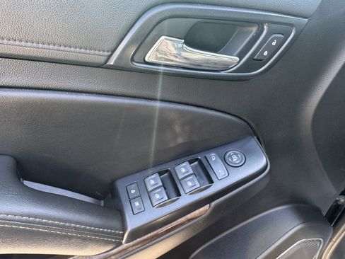 Used 2020 Chevrolet Suburban LS w/ Enhanced Driver Alert Package image 19