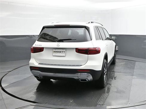 New 2025 Mercedes-Benz GLB 250 image 11