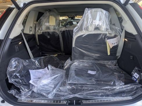 New 2026 Volvo XC90 B6 Ultra w/ Protection Package Premier AWD/4WD image 12