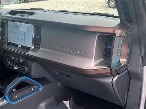 Used 2021 Ford Bronco Outer Banks AWD/4WD image 14