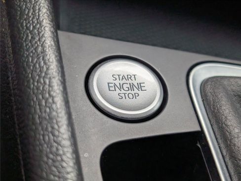 Used 2024 Volkswagen Jetta SE w/ Panoramic Sunroof Package FWD image 24
