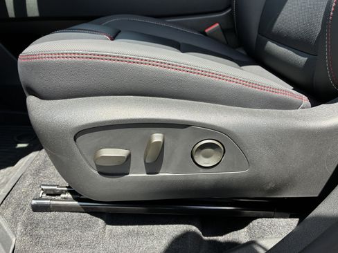 New 2026 Chevrolet Traverse RS w/ LPO, Floor Liner Package FWD image 27